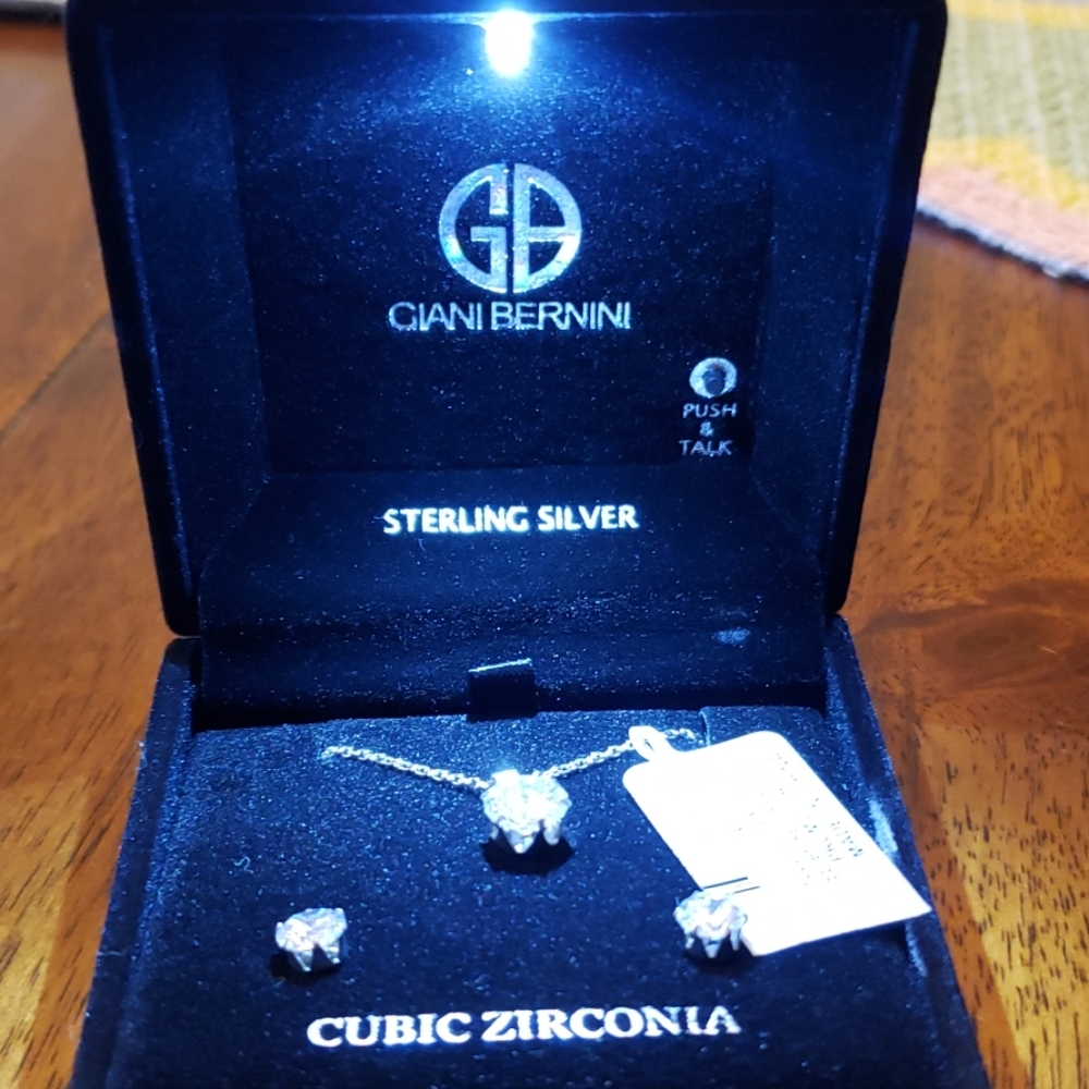 NEW GIANI BERNINI CZ NECKLACE & EARRINGS. SINGS